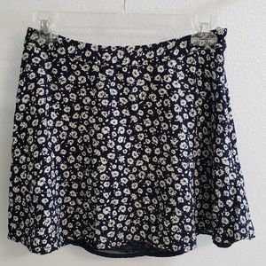 Black skirt with flower pattern